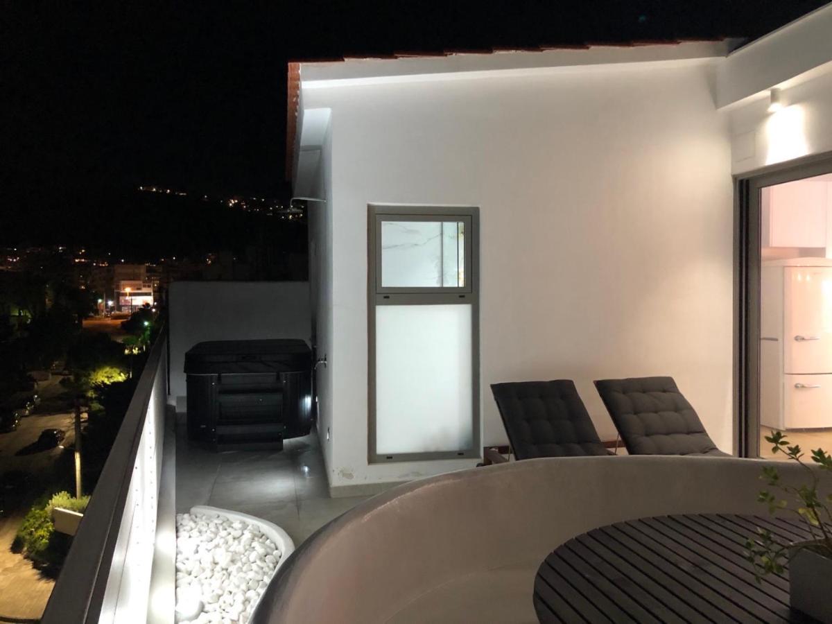 Amazing Suite At Glyfada With Sea View & Jacuzzi Афины Экстерьер фото