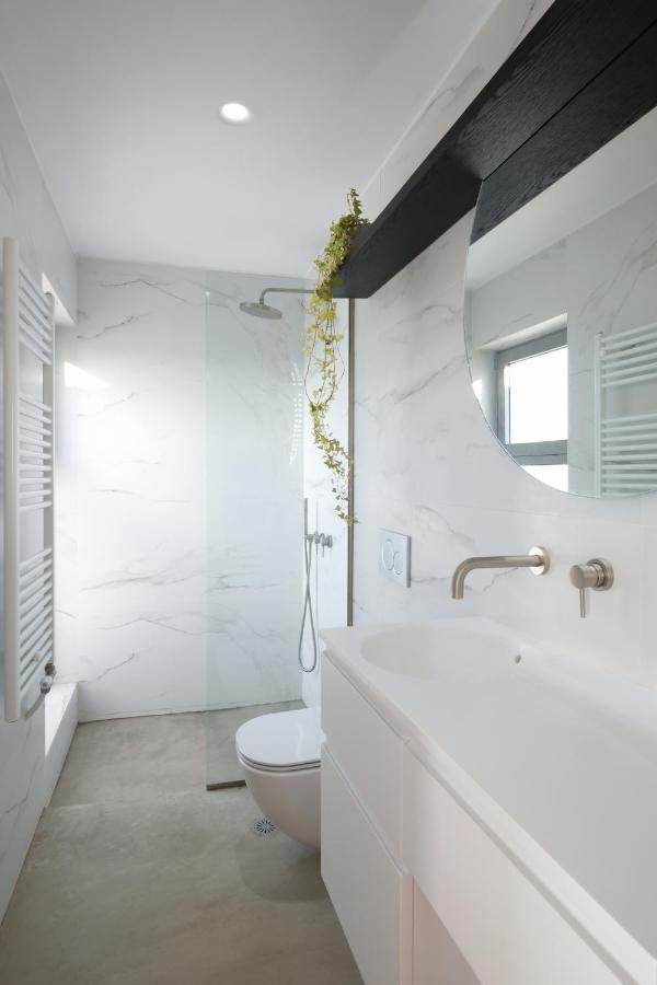 Amazing Suite At Glyfada With Sea View & Jacuzzi Афины Экстерьер фото